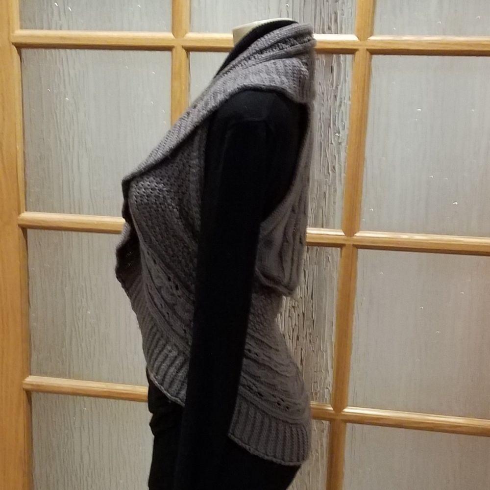 JUNIOR D'Flores Taupe Sweater Vest
